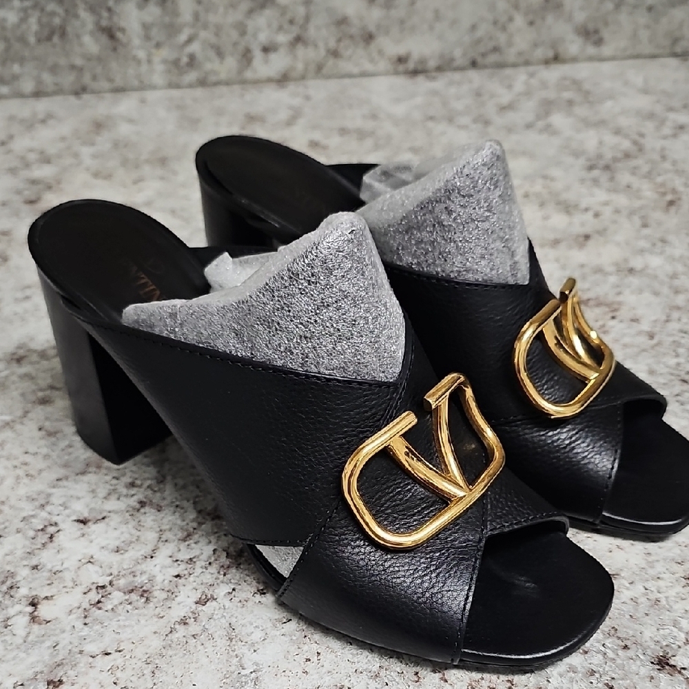 Black and Gold Women's Heeled Mules